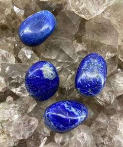 Lapislazuli Trommelstein